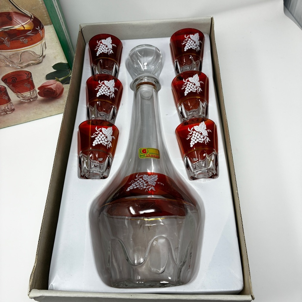 Lubiana Made in Italy Crystal Decanter Set 7-Piece Grape Motive Vintage Bohemian - Picture 3 of 8